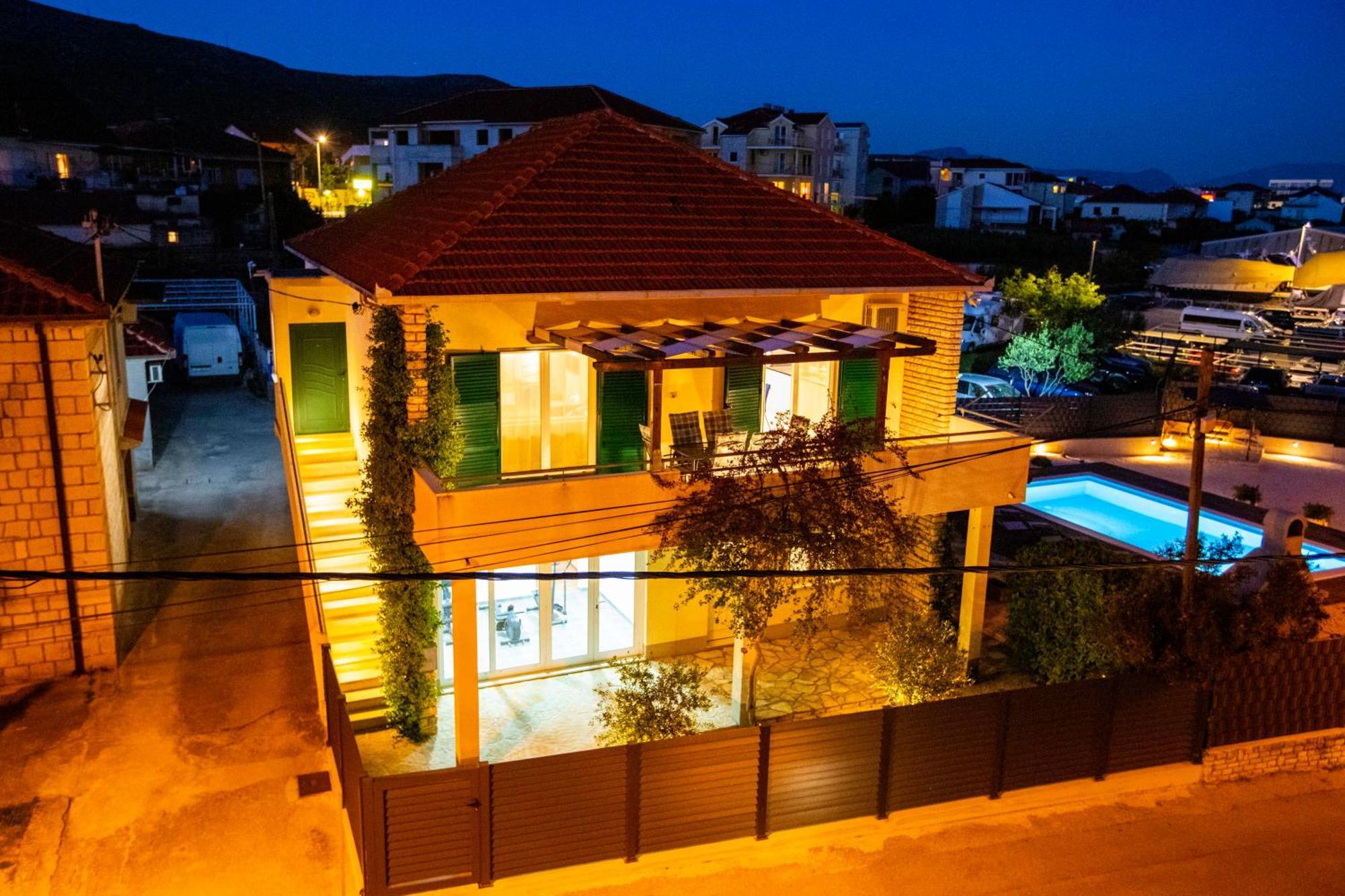Apartment Laura Трогір Екстер'єр фото